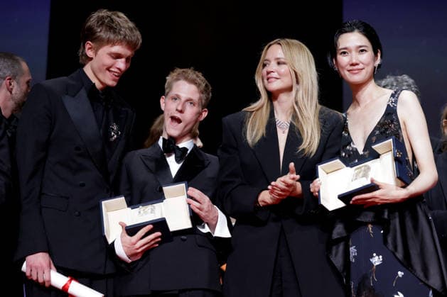 Emmanuel Macchia, Valentin Campagne, Tao Okamoto, Virginie Efira Cérémonie de clôture du 79ème Festival International du Film de Cannes, le 23 mai 2026 Borde Jacovides Moreau Bestimage Closing ceremony of the 79th Cannes International Film Festival Opening ceremony on May 23, 2026 Cannes France  Copyright: xOLIVIERxBORDEx xBESTIMAGExOLIVIERxBORDEx xBESTIMAGEx