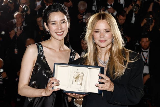 Tao Okamoto, Virginie Efira Prix dinterprétation féminine pour le film Soudain Photocall of the winners of the 79th Cannes International Film Festival On may 23th 2026 Jacovides Moreau Bestimage Photocall of the winners of the 79th Cannes International Film Festival On may 23th 2026 Cannes France  Copyright: xJACOVIDES-MOREAUx xBESTIMAGExJACOVIDES-MOREAUx xBESTIMAGEx
