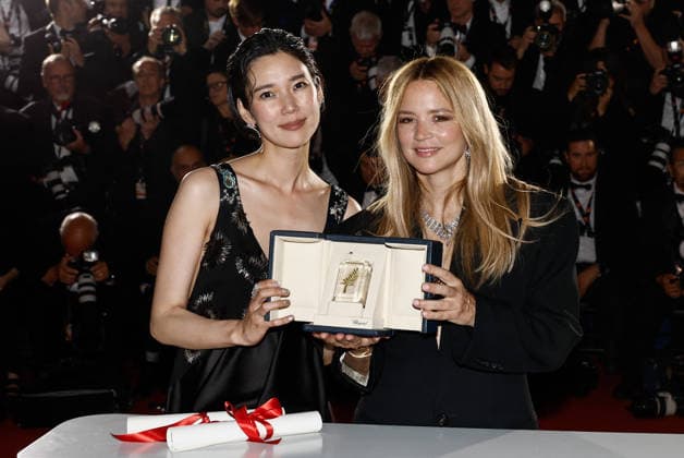 Tao Okamoto, Virginie Efira Prix dinterprétation féminine pour le film Soudain Photocall of the winners of the 79th Cannes International Film Festival On may 23th 2026 Jacovides Moreau Bestimage Photocall of the winners of the 79th Cannes International Film Festival On may 23th 2026 Cannes France  Copyright: xJACOVIDES-MOREAUx xBESTIMAGExJACOVIDES-MOREAUx xBESTIMAGEx