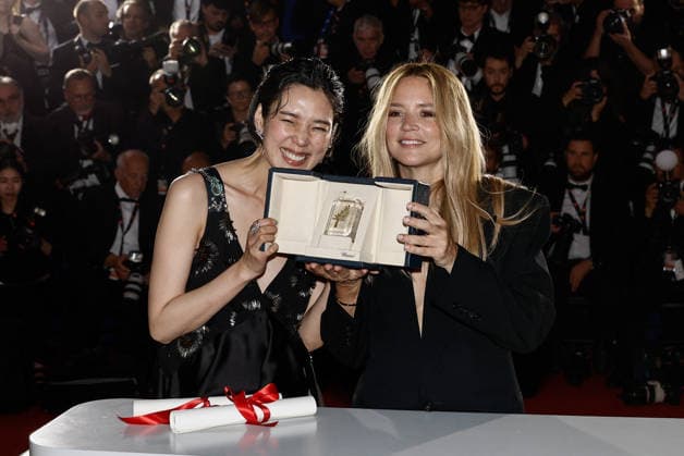 Tao Okamoto, Virginie Efira Prix dinterprétation féminine pour le film Soudain Photocall of the winners of the 79th Cannes International Film Festival On may 23th 2026 Jacovides Moreau Bestimage Photocall of the winners of the 79th Cannes International Film Festival On may 23th 2026 Cannes France  Copyright: xJACOVIDES-MOREAUx xBESTIMAGExJACOVIDES-MOREAUx xBESTIMAGEx