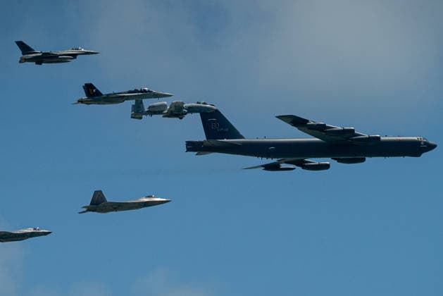 Air show during Memorial Day celebrations and the 250th anniversary of the United States MIAMI BEACH, FLORIDA, UNITED STATES - MAY 23: Military aircraft perform during the 2026 Air Show held as part of the Memorial Day Weekend celebrations and the 250th anniversary of the United States in Miami Beach, Florida, on May 23, 2026. Jesus Olarte Anadolu Florida United States. Editorial use only. Please get in touch for any other usage.  Copyright: x2026xAnadoluxJesusxOlartex