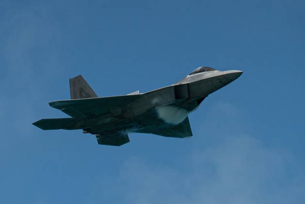 Air show during Memorial Day celebrations and the 250th anniversary of the United States MIAMI BEACH, FLORIDA, UNITED STATES - MAY 23: The F-22 Raptor military aircraft performs maneuvers during the 2026 Air Show, held as part of the Memorial Day Weekend celebrations and the 250th anniversary of the United States in Miami Beach, Florida, on May 23, 2026. Jesus Olarte Anadolu Florida United States. Editorial use only. Please get in touch for any other usage.  Copyright: x2026xAnadoluxJesusxOlartex