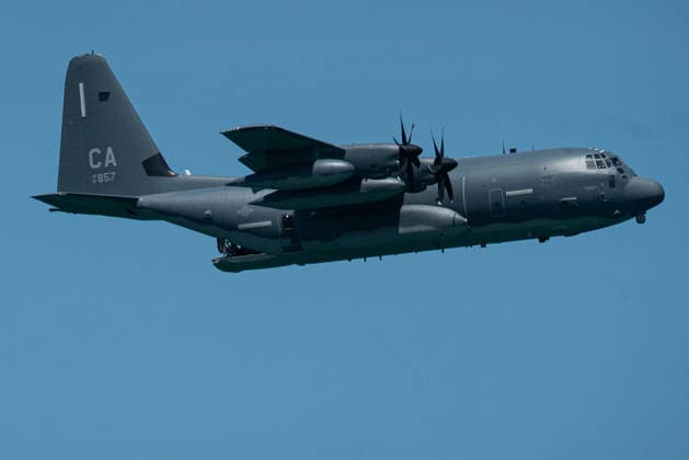 Air show during Memorial Day celebrations and the 250th anniversary of the United States MIAMI BEACH, FLORIDA, UNITED STATES - MAY 23: A HC-130J military aircraft flies over the beaches during the 2026 Air Show, held as part of the Memorial Day Weekend celebrations and the 250th anniversary of the United States in Miami Beach, Florida, on May 23, 2026. Jesus Olarte Anadolu Florida United States. Editorial use only. Please get in touch for any other usage.  Copyright: x2026xAnadoluxJesusxOlartex
