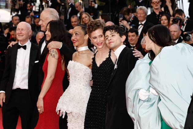 Paul Laverty, Stellan Skarsgard, Chloé Zhao, Ruth Negga, Laura Wandel, Diego Céspedes Montée des marches pour la cérémonie de clôture du 79ème Festival International du Film de Cannes, le 23 mai 2026 Jacovides Moreau Bestimage Red carpet for the closing ceremony of the 79th Cannes International Film Festival Opening ceremony on May 23, 2026 Cannes France  Copyright: xJACOVIDES-MOREAUx xBESTIMAGExJACOVIDES-MOREAUx xBESTIMAGEx