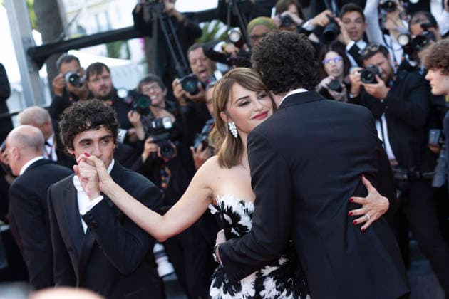 Javier Ambrossi, Penélope Cruz et Javier Calvo Montée des marches pour la cérémonie de clôture du 79ème Festival International du Film de Cannes, le 23 mai 2026 Camilla Canalini Bestimage Red carpet for the closing ceremony of the 79th Cannes International Film Festival Opening ceremony on May 23, 2026 Cannes France  Copyright: xCamillaxCanalinix xBestimagexCamillaxCanalinix xBestimagex