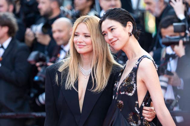 Virginie Efira et Tao Okamoto Montée des marches pour la cérémonie de clôture du 79ème Festival International du Film de Cannes, le 23 mai 2026 Camilla Canalini Bestimage Red carpet for the closing ceremony of the 79th Cannes International Film Festival Opening ceremony on May 23, 2026 Cannes France  Copyright: xCamillaxCanalinix xBestimagexCamillaxCanalinix xBestimagex