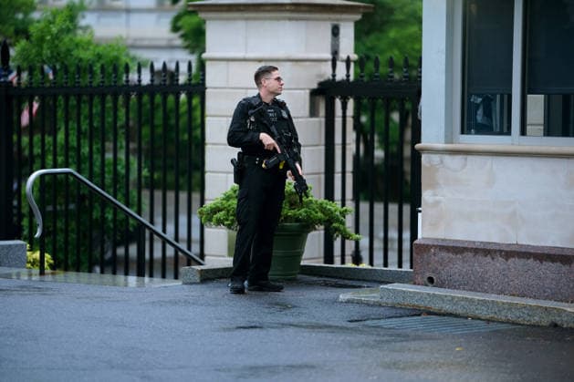 US Secret Service officers respond following reports of alleged gun fire near the White House in Washington, DC on Saturday, May 23, 2026. A man was shot by US Secret Service agents near the White House on Saturday after he opened fire with a handgun, according to a person familiar with the matter.  WASP20260523107 AaronxSchwartz