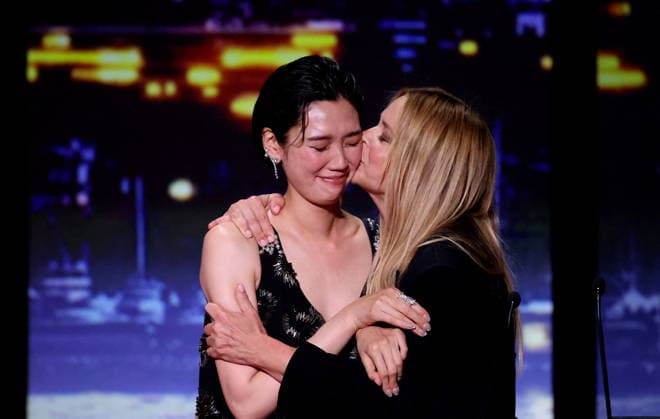 Tao Okamoto, Virginie Efira Prix dinterprétation Féminine Photocall of the winners of the 79th Cannes International Film Festival On may 23th 2026 Jacovides Moreau Bestimage Photocall of the winners of the 79th Cannes International Film Festival On may 23th 2026 Cannes France  Copyright: xJACOVIDES-MOREAUx xBESTIMAGExJACOVIDES-MOREAUx xBESTIMAGEx