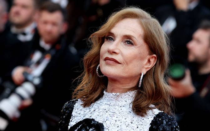 Isabelle Huppert Montée des marches pour la cérémonie de clôture du 79ème Festival International du Film de Cannes, le 23 mai 2026 Jacovides Moreau Bestimage Red carpet for the closing ceremony of the 79th Cannes International Film Festival Opening ceremony on May 23, 2026 Cannes France  Copyright: xJACOVIDES-MOREAUx xBESTIMAGExJACOVIDES-MOREAUx xBESTIMAGEx
