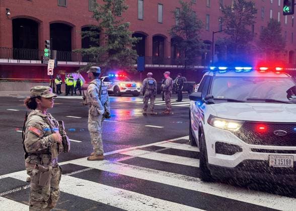 At least 2 people shot near White House WASHINGTON, DC, UNITED STATES - MAY 23: Multiple police vehicles and armed security personnel are deployed near the White House after gunfire erupted in Washington, DC, United States on May 23, 2026. At least two people, including the suspect, were shot near the White House after gunfire erupted Saturday, officials said, according to media reports. Fatih Aktas Anadolu Washington DC United States. Editorial use only. Please get in touch for any other usage.  Copyright: x2026xAnadoluxFatihxAktasx