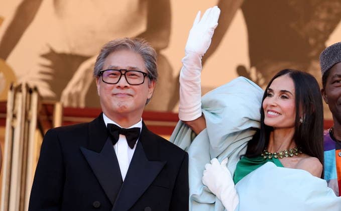 Park Chan wook et Demi Moore Montée des marches pour la cérémonie de clôture du 79ème Festival International du Film de Cannes, le 23 mai 2026 Jacovides Moreau Bestimage Red carpet for the closing ceremony of the 79th Cannes International Film Festival Opening ceremony on May 23, 2026 Cannes France  Copyright: xJACOVIDES-MOREAUx xBESTIMAGExJACOVIDES-MOREAUx xBESTIMAGEx