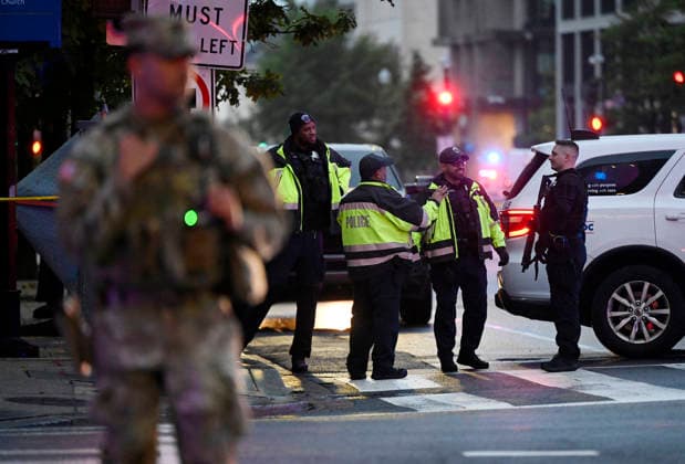 Multiple Shots Fired Half A Block From White House Complex Law enforcement, including members of the National Guard work the scene after multiple rapid-fire gunshots ring out outside the White House on May 23, 2026 in Washington, DC. A suspect was killed after opening fire on a Secret Service checkpoint outside the White House Saturday evening. Photo by Olivier Douliery ABACAPRESS.COM Washington DC United States  Copyright: xDoulieryxOlivier ABACAx