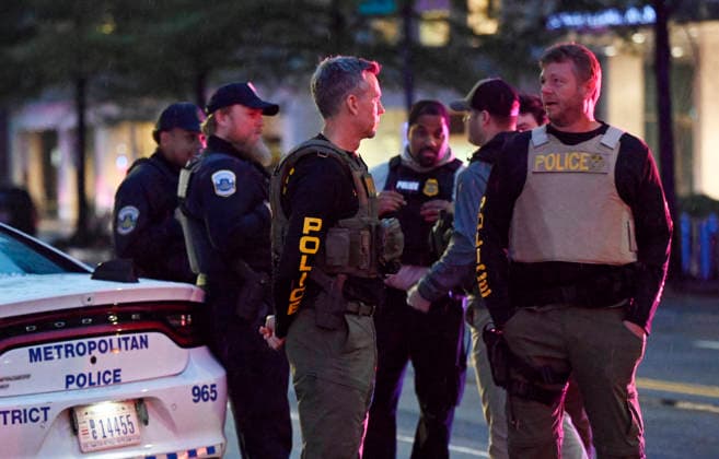 Multiple Shots Fired Half A Block From White House Complex Law enforcement work the scene after multiple rapid-fire gunshots ring out outside the White House on May 23, 2026 in Washington, DC. A suspect was killed after opening fire on a Secret Service checkpoint outside the White House Saturday evening. Photo by Olivier Douliery ABACAPRESS.COM Washington DC United States  Copyright: xDoulieryxOlivier ABACAx