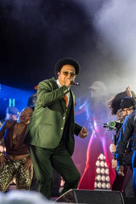SaO PAULO, SP - 23.05.2026: C6 FEST 2026 - Rapper Mano Brown performs with Rincon SapiÃªncia, during the third day of the fourth edition of C6 Fest, this Saturday (May 23), at Auditorio Ibirapuera, in Sao Paulo. x2949346x  EmersonxSantos