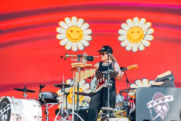 2026 BottleRock Napa Valley - Day 1 Tash Sultana performs at the 2026 BottleRock festival at Napa Valley Expo on May 22, 2026 in Napa, California. Napa California United States Copyright: xPaigexErlandson imageSPACEx