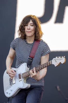 May 23, 2026, Napa, California, U.S: CARRIE BROWNSTEIN of The Return of Jackie and Judy during the BottleRock Music Festival in Napa, California Napa U.S  - ZUMAs135 20260523_zap_s135_035 Copyright: xDanielxDeSloverx