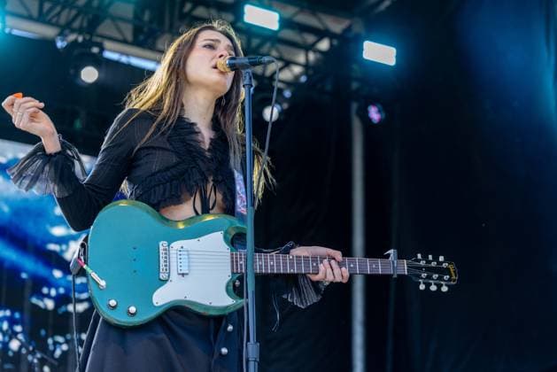 May 23, 2026, Napa, California, U.S: Musician CHARLOTTE LAWRENCE during the BottleRock Music Festival in Napa, California Napa U.S  - ZUMAs135 20260523_zap_s135_076 Copyright: xDanielxDeSloverx