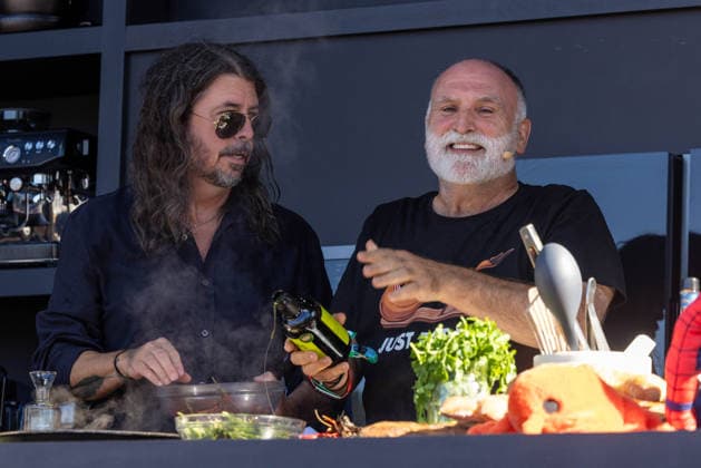 May 23, 2026, Napa, California, U.S: DAVE GROHL and celebrity chef JOSE ANDRES during the BottleRock Music Festival in Napa, California Napa U.S  - ZUMAs135 20260523_zap_s135_129 Copyright: xDanielxDeSloverx