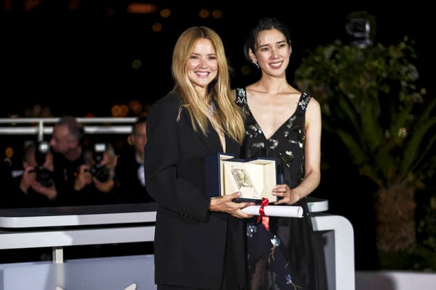 Virginie Efira und Tao Okamoto mit dem Preis für die besten Darstellerinnen in Soudain beim Photocall mit den Preisträgern auf dem Festival de Cannes 2026 79. Internationale Filmfestspiele von Cannes am Palais des Festivals. Cannes, 23.05.2026 *** Virginie Efira and Tao Okamoto with the award for best actresses in Soudain at the photocall with the award winners at the Festival de Cannes 2026 79 Cannes International Film Festival at the Palais des Festivals Cannes, 23 05 2026 Foto:xJ.xEdwardsx xFuturexImagex preistraeger_6512
