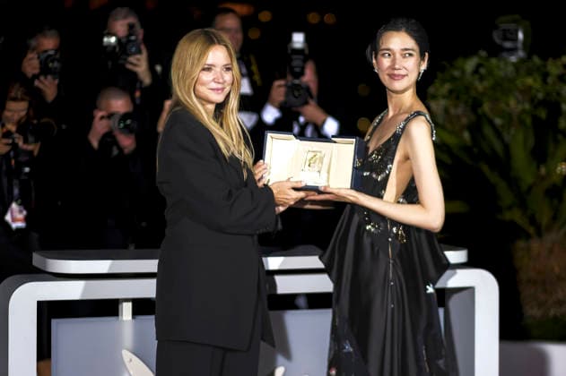 Virginie Efira und Tao Okamoto mit dem Preis für die besten Darstellerinnen in Soudain beim Photocall mit den Preisträgern auf dem Festival de Cannes 2026 79. Internationale Filmfestspiele von Cannes am Palais des Festivals. Cannes, 23.05.2026 *** Virginie Efira and Tao Okamoto with the award for best actresses in Soudain at the photocall with the award winners at the Festival de Cannes 2026 79 Cannes International Film Festival at the Palais des Festivals Cannes, 23 05 2026 Foto:xJ.xEdwardsx xFuturexImagex preistraeger_6513