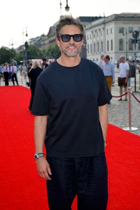 Tom Beck beim BMW X Staatsoper Unter den Linden Event Staatsoper für alle 2026 mit der Live-Übertragung von Nabucco auf dem Bebelplatz. Berlin, 23.05.2026 *** Tom Beck at the BMW X Staatsoper Unter den Linden event Staatsoper für alle 2026 with the live broadcast of Nabucco on Bebelplatz Berlin, 23 05 2026 Foto:xM.xBehrensx xFuturexImagex staatsoper_6504
