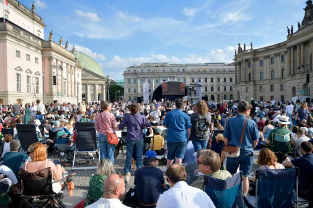 BMW X Staatsoper Unter den Linden Event Staatsoper für alle 2026 mit der Live-Übertragung von Nabucco auf dem Bebelplatz. Berlin, 23.05.2026 *** BMW X Staatsoper Unter den Linden Event Staatsoper für alle 2026 with the live broadcast of Nabucco on Bebelplatz Berlin, 23 05 2026 Foto:xM.xBehrensx xFuturexImagex staatsoper_6577