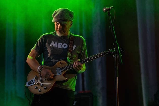 Pixies at Bearded Theory Festival at Catton Hall in Walton upon Trent, UK on 23 May 2026 Joey Santiago at Pixies at Bearded Theory Festival at Catton Hall in Walton upon Trent, UK on 23 May 2026, Credit:Stephen Keable Avalon UK, Derbyshire, Walton upon Trent, Catton Hall  Copyright: xStephenxKeablex xAvalonx 1104759067