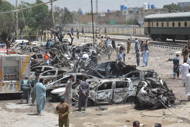 Several injured in explosion targeting train in southwest Pakistan QUETTA,PAKISTAN - MAY 24: Pakistani forces and rescue workers are busy with relief work after an explosion injured several people near Chaman Phatak Quetta southwestern Balochistan, Pakistan on Sunday May 24, 2026. Mazhar Chandio Anadolu Quetta Pakistan. Editorial use only. Please get in touch for any other usage.  Copyright: x2026xAnadoluxMazharxChandiox