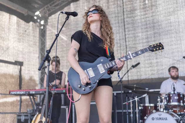 Ellur performs at Neighbourhood Festival Ellur (Ella McNamara) performs at Neighbourhood Festival, Warrington, England, 23rd May 2026, Credit:Mike Gray MIKE GRAY - B4227 Avalon  Copyright: xMikexGrayx xMIKExGRAYx-xB4227x xAvalonx 1104825873