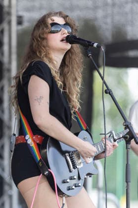 Ellur performs at Neighbourhood Festival Ellur (Ella McNamara) performs at Neighbourhood Festival, Warrington, England, 23rd May 2026, Credit:Mike Gray MIKE GRAY - B4227 Avalon  Copyright: xMikexGrayx xMIKExGRAYx-xB4227x xAvalonx 1104825946