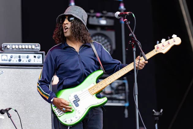 Cast perform at Neighbourhood Festival Jay Lewis of Cast performs at Neighbourhood Festival, Warrington, England, 23rd May 2026, Credit:Mike Gray MIKE GRAY - B4227 Avalon  Copyright: xMikexGrayx xMIKExGRAYx-xB4227x xAvalonx 1104828579