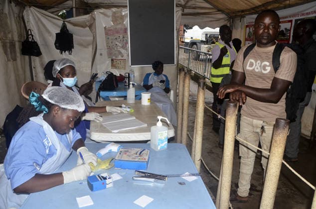 Uganda stepped up measures along the DKC border to combat the Ebola outbreak MPONDWE, UGANDA - MAY 23: Health teams screen travelers and vehicles entering the country for Ebola as precautions has been stepped up at the Mpondwe Border Crossing on the border with the Democratic Republic of the Congo (DRC) following a rise in Ebola cases in Mpondwe, Uganda on May 23, 2026. Nicholas Kajoba Anadolu Mpondwe Uganda. Editorial use only. Please get in touch for any other usage.  Copyright: x2026xAnadoluxNicholasxKajobax