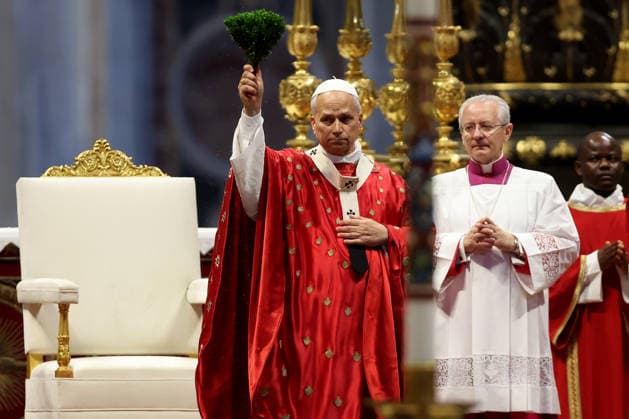 IPA85030695 - Vatican City, May 24, 2026: Solemn celebration of the Mass of Pentecost presided over by Pope Leo XIV at the central altar of St. Peter s Basilica. Thousands of faithful took part in the liturgy dedicated to the descent of the Holy Spirit, a central moment in Christian tradition and a symbol of unity and renewal for the universal Church.  Copyright: xmarcoxiacobuccix xmarcoxiacobuccix 85030695