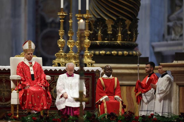 IPA85030704 - Vatican City, May 24, 2026: Solemn celebration of the Mass of Pentecost presided over by Pope Leo XIV at the central altar of St. Peter s Basilica. Thousands of faithful took part in the liturgy dedicated to the descent of the Holy Spirit, a central moment in Christian tradition and a symbol of unity and renewal for the universal Church.  Copyright: xmarcoxiacobuccix xmarcoxiacobuccix 85030704