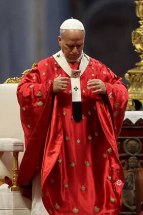 IPA85030706 - Vatican City, May 24, 2026: Solemn celebration of the Mass of Pentecost presided over by Pope Leo XIV at the central altar of St. Peter s Basilica. Thousands of faithful took part in the liturgy dedicated to the descent of the Holy Spirit, a central moment in Christian tradition and a symbol of unity and renewal for the universal Church.  Copyright: xmarcoxiacobuccix xmarcoxiacobuccix 85030706