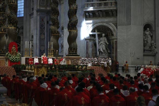 IPA85030759 - Vatican City, May 24, 2026: Solemn celebration of the Mass of Pentecost presided over by Pope Leo XIV at the central altar of St. Peter s Basilica. Thousands of faithful took part in the liturgy dedicated to the descent of the Holy Spirit, a central moment in Christian tradition and a symbol of unity and renewal for the universal Church.  Copyright: xmarcoxiacobuccix xmarcoxiacobuccix 85030759