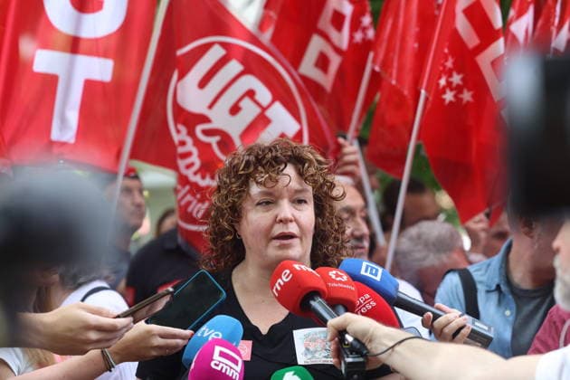Demonstration in defense of the right to housing Madrid The general secretary of UGT Madrid, Susana Huertas, gives statements to the media during a demonstration in defense of the right to access to housing, May 24, 2026, Madrid Spain The mobilization, called by the Sindicato de Inquilinas e Inquilinos de Madrid and different housing collectives under the slogan La vivienda nos cuesta la vida Bajemos los precios (Lets lower the prices) aims to denounce the rising cost of rent, the difficulty to buy a house and the impact that these prices have on the daily lives of thousands of residents 24 MAY 2026 DEMONSTRATION Madrid Madrid Spain  Copyright: xRicardoxRubiox 7547007
