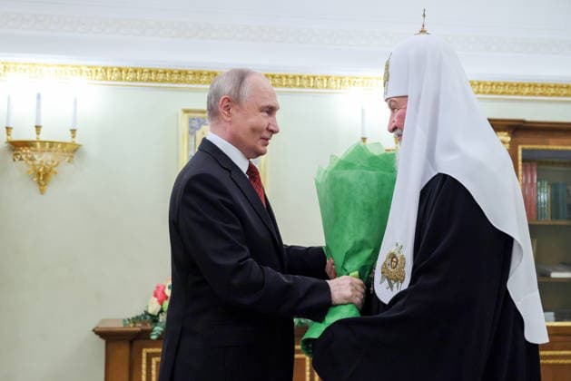 RUSSIA, MOSCOW - MAY 24, 2026: Vladimir Putin (L), President of Russia, congratulates Patriarch Kirill of Moscow and All Russia on his Name Day during a meeting at the Moscow Kremlin. Vyacheslav Prokofyev Russian Presidential Press and Information Office TASS  92974767