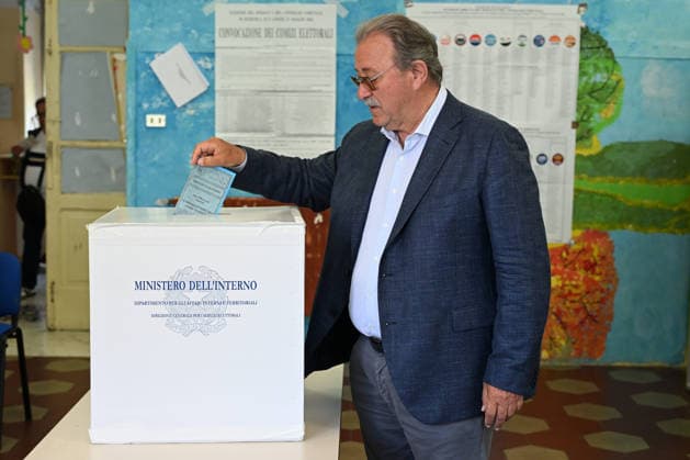 IPA85031288 - sal - 24 05 2026 Salerno. Salerno municipal elections. In the photo, mayoral candidate Franco Massimo Lanocita on the ballot.  Copyright: xFrancescoxPecorarox xFrancescoxPecorarox 85031288