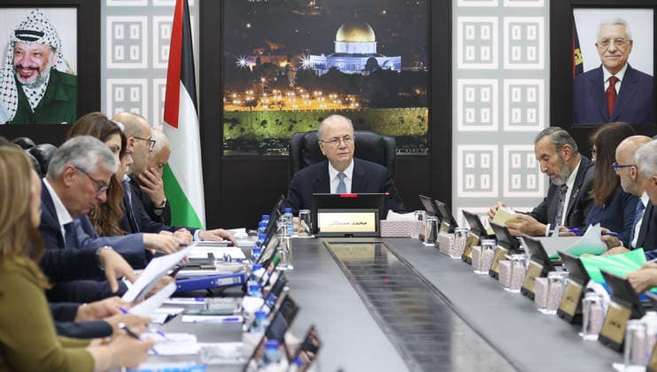 Palestinian cabinet discusses humanitarian situation in Gaza during meeting Palestinian Prime Minister Mohammad Mustafa chairs a cabinet meeting in the West Bank city of Ramallah on May 24, 2026. During the session, the cabinet warned of the rapidly deteriorating humanitarian situation in the Gaza Strip amid restrictions on the entry of food aid, fuel and medical supplies. Photo by Prime Minister Office apaimages Ramallah West Bank Palestinian Territory 240526_Ramallah_PMO_00(1) Copyright: xapaimagesxPrimexMinisterxOfficex xapaimagesx