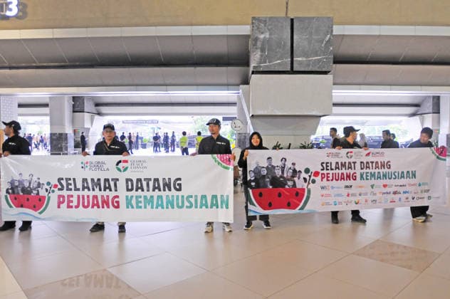 Global Sumud Flotilla volunteers reunite with families after return home in Indonesia TANGERANG, BANTEN, MAY 24: Humanitarian volunteers participating in the Global Sumud Flotilla (GSF) humanitarian mission to Gaza arrived at Soekarno-Hatta International Airport in Tangerang, Indonesia, on May 24, 2026. Nine Indonesian volunteers from the Global Sumud Flotilla (GSF) arrived in Istanbul after being released from Israeli military detention for attempting to deliver medical and logistical aid to Gaza. As part of the flotilla’s 2026 mission, nearly 1,000 volunteers from 70 countries sailed toward Gaza, with more than 400 activists reaching the sea before being intercepted by security forces. Dasril Roszandi Anadolu Tangerang Indonesia. Editor  Copyright: x2026xAnadoluxDasrilxRoszandix