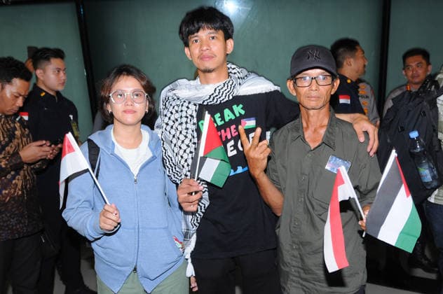 Global Sumud Flotilla volunteers reunite with families after return home in Indonesia TANGERANG, BANTEN, MAY 24: Upon arriving in Indonesia, a number of humanitarian mission volunteers meet with relatives and are greeted by their families as an expression of gratitude for their safe return after completing a humanitarian mission to Gaza, at Soekarno-Hatta Airport on May 24, 2026. Nine Indonesian volunteers from the Global Sumud Flotilla (GSF) arrived in Istanbul after being released from Israeli military detention for attempting to deliver medical and logistical aid to Gaza. As part of the flotilla’s 2026 mission, nearly 1,000 volunteers from 70 countries sailed toward Gaza, with more than 400 activists reaching the sea before being interce  Copyright: x2026xAnadoluxDasrilxRoszandix
