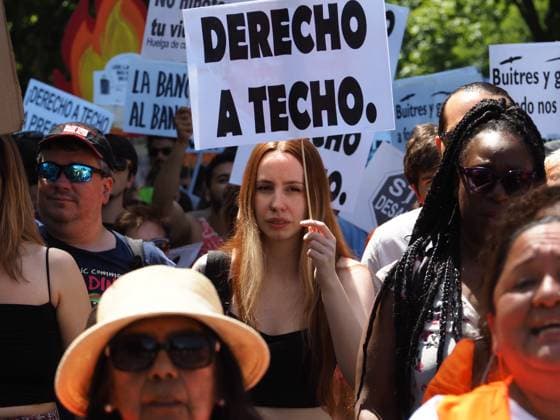 May 24, 2026, Madrid, Madrid, Spain: MADRID, SPAIN - MAY 24: Hundreds of people protest against the Community of Madrid regional government over the lack of social housing, the rise of tourist apartments, and skyrocketing rental prices. Demonstrators demand new regulations and improvements to housing conditions. Madrid Spain - ZUMAh199 20260524_zip_h199_002 Copyright: xAaronxHerediax