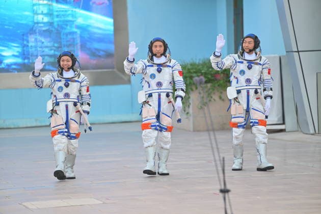 (260524) -- JIUQUAN, May 24, 2026 -- Chinese astronauts Zhu Yangzhu (C), Zhang Zhiyuan (R) and Li Jiaying attend the send-off ceremony at the Jiuquan Satellite Launch Center in northwest China, May 24, 2026. A send-off ceremony for the three Chinese astronauts of the Shenzhou-23 crewed space mission was held here on Sunday. ) FOCUS Send-off ceremony held for Chinese astronauts of Shenzhou-23 mission CaixYang 