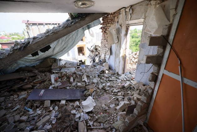 RUSSIA, STAROBELSK - MAY 24, 2026: A view of a dormitory at the Starobelsk Vocational School of the Lugansk State Teachers Training University after a Ukrainian drone attack. On the night between 21 and 22 May, the Armed Forces of Ukraine launched a drone attack on the school™s academic building. During the attack, there were 86 children aged between 14 and 18 in the building. 21 people were killed, 42 injured Starobelsk Russia  - ZUMAt113 20260524_zaa_t113_184 Copyright: xAlexanderxRekax