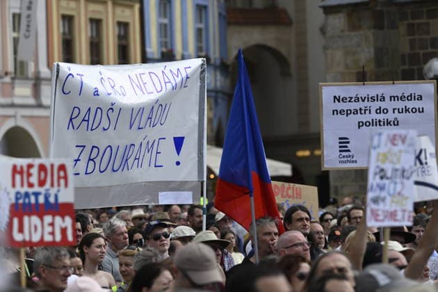 Millions Moments association organises march in Prague to Government Office in support of public Czech Television and Czech Radio. The march starts at Old Town Square, Prague, Czech Republic, on May 24, 2026. (CTKxPhoto MichalxKrumphanzl) CTKPhotoP2026052404524  CTKPhotoP2026052404524
