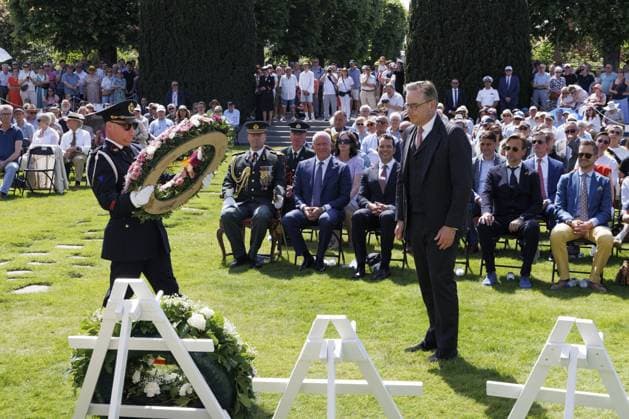 The representative of the King (C), US ambassador to Belgium Bill White, Bryan Eure and Prime Minister Bart De Wever pictured during the annual Memorial Day ceremony at the Flanders Field American Cemetery, in Waregem, Sunday 24 May 2026.  NICOLASxMAETERLINCK 174928979