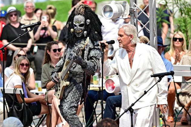 ZDF - Fernsehgarten. Sänger Johnny Logan und Lordi während der ZDF - Unterhaltungsshow Fernsehgarten am 24.05.2026 in Mainz. 20260524MWI124522 *** ZDF Fernsehgarten singer Johnny Logan and Lordi during the ZDF entertainment show Fernsehgarten on 24 05 2026 in Mainz 20260524MWI124522