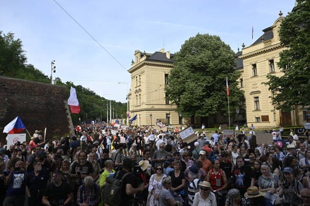 Millions Moments association organises march in Prague to Government Office (photo) in support of public Czech Television and Czech Radio, Prague, Czech Republic, on May 24, 2026. (CTKxPhoto MichalxKrumphanzl) CTKPhotoP2026052405359  CTKPhotoP2026052405359