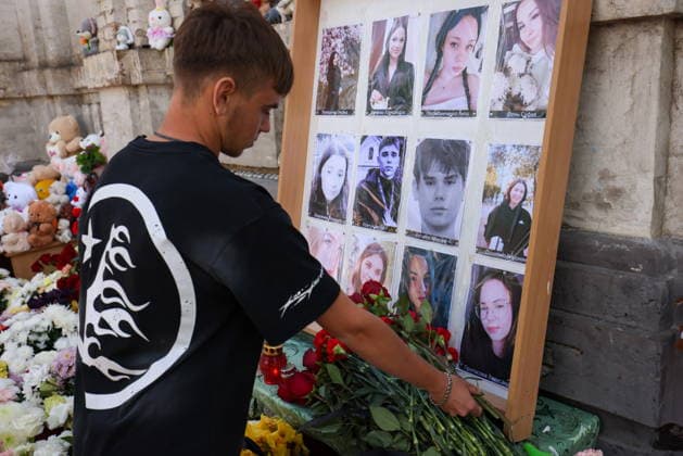 RUSSIA, STAROBELSK - MAY 24, 2026: A makeshift memorial at the Starobelsk Vocational School of the Lugansk State Teachers Training University after a Ukrainian drone attack. On the night between 21 and 22 May, the Armed Forces of Ukraine launched a drone attack on the school™s academic building. During the attack, there were 86 children aged between 14 and 18 in the building. 21 people were killed, 42 injured Starobelsk Russia  - ZUMAt113 20260524_zaa_t113_221 Copyright: xAlexanderxRekax